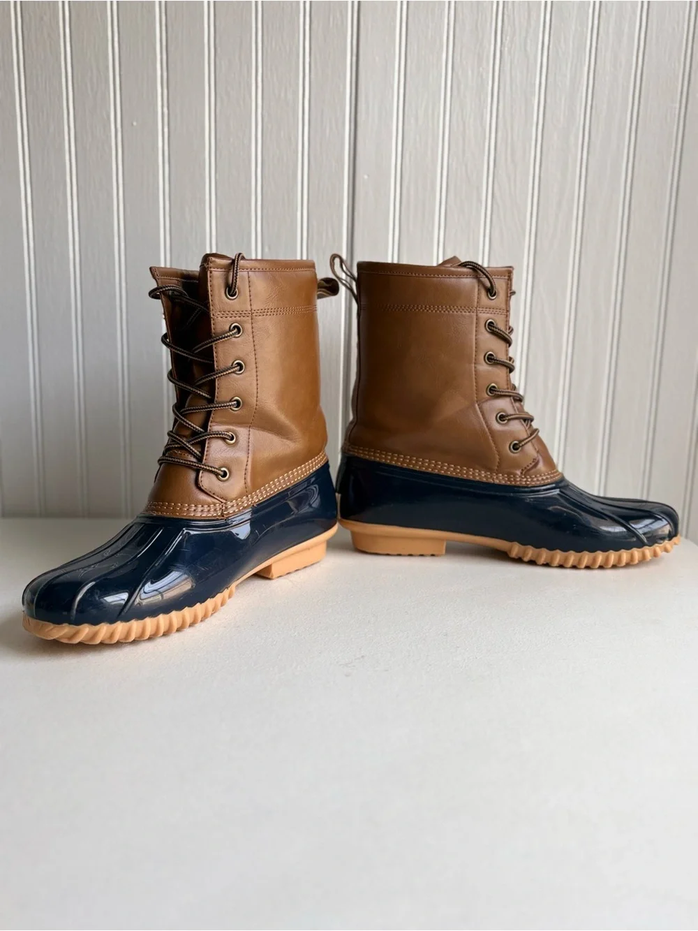 The original Sporto duck boot navy blue women’s size 9 plaid flannel lining